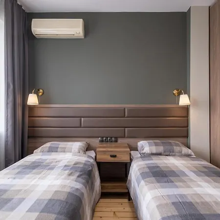 Stylish Gem 2br With Ac Apartment