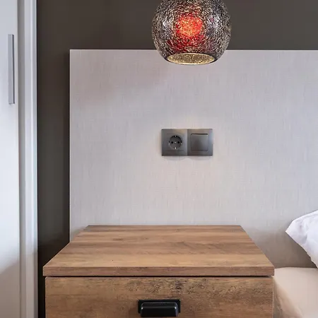 Stylish Gem 2br With Ac Apartment